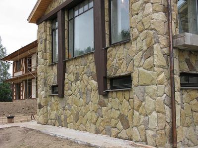 Использование натурального камня для облицовки фасадов и других целей
