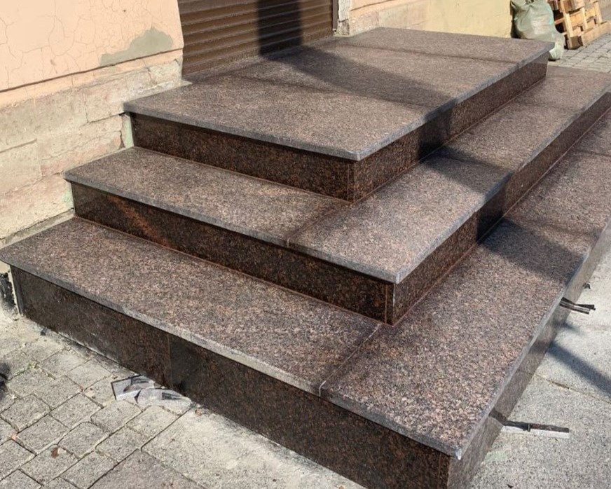 Гранитные ступени