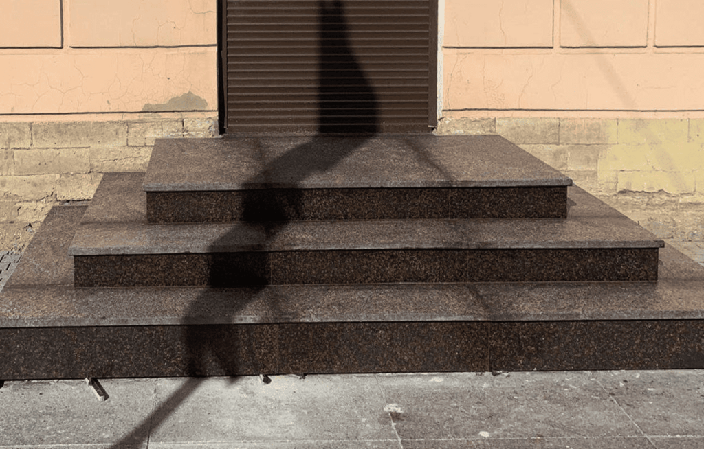 крыльцо из камня