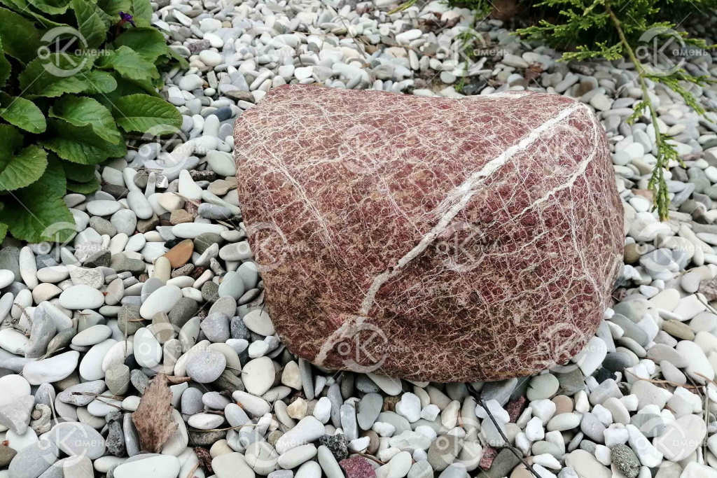 Валун из лиственита