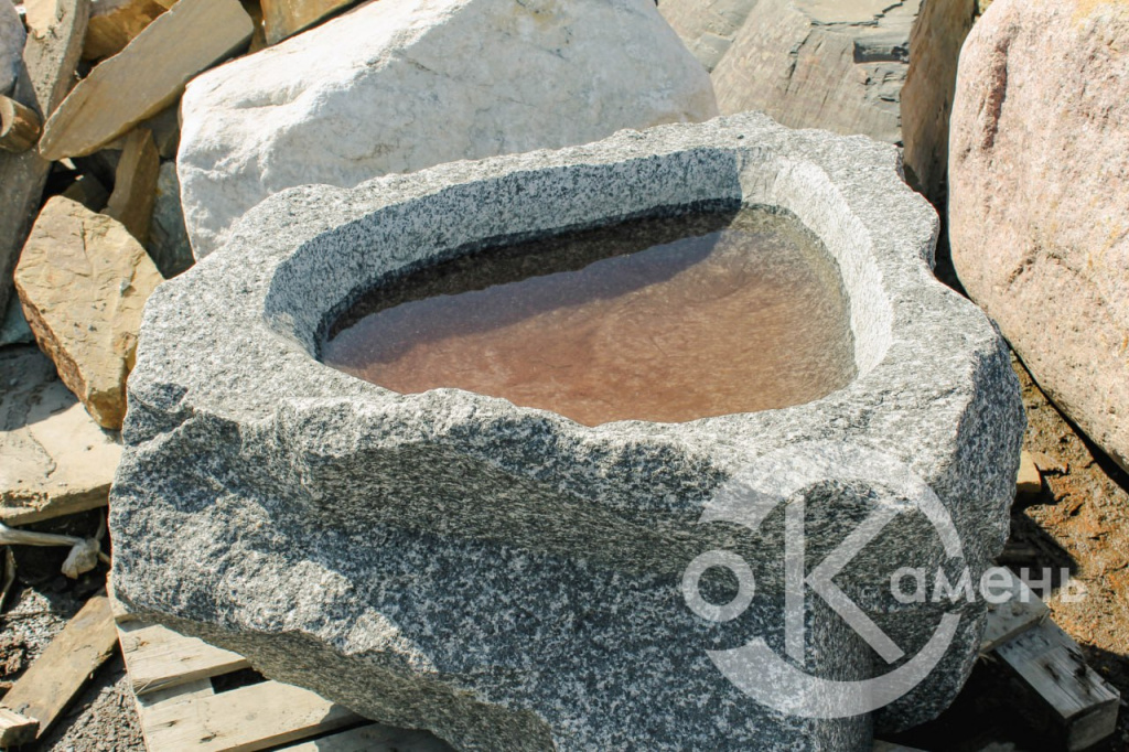 чаша из камня